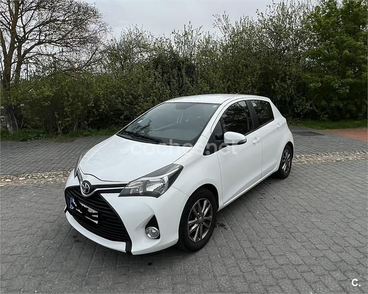 Usado Toyota Yaris Active 69 CV (50 kW) 2017 Blanco Berlina