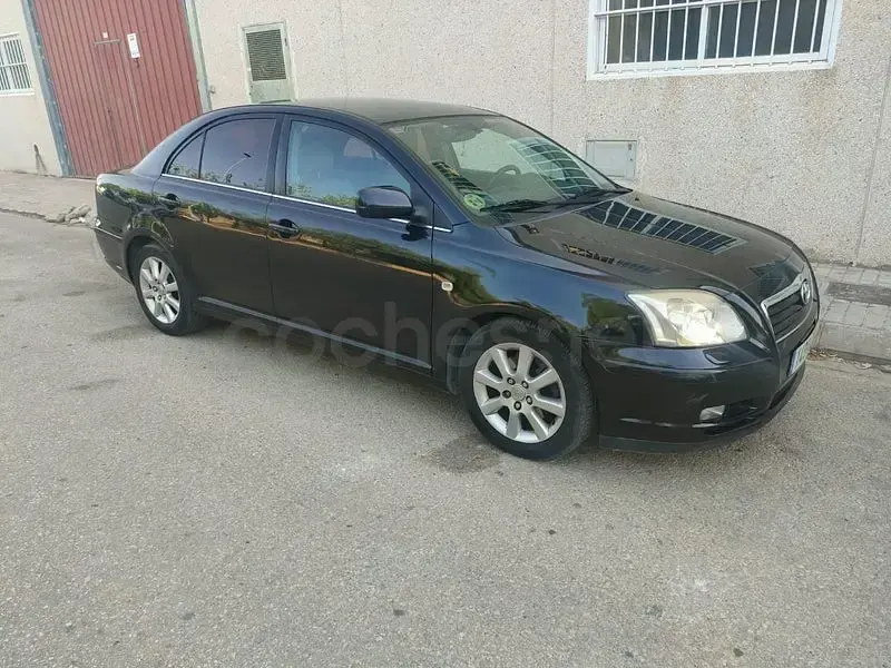 Usado Toyota Avensis Executive 150 CV (110 kW) 2005 Negro Berlina