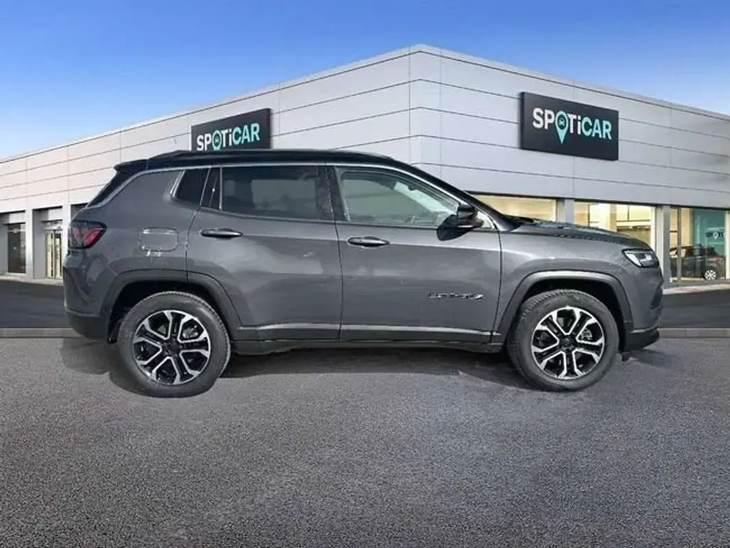 Usado Jeep Compass Limited 190 CV (139 kW) 2023 Gris SUV