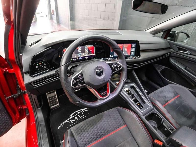 Usado VW Golf VIII GTI 301 CV (221 kW) 2021 Rojo Utilitario