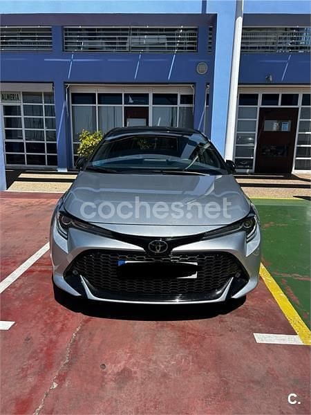 Usado Toyota Corolla 196 CV (144 kW) 2022 Gris / plata Berlina