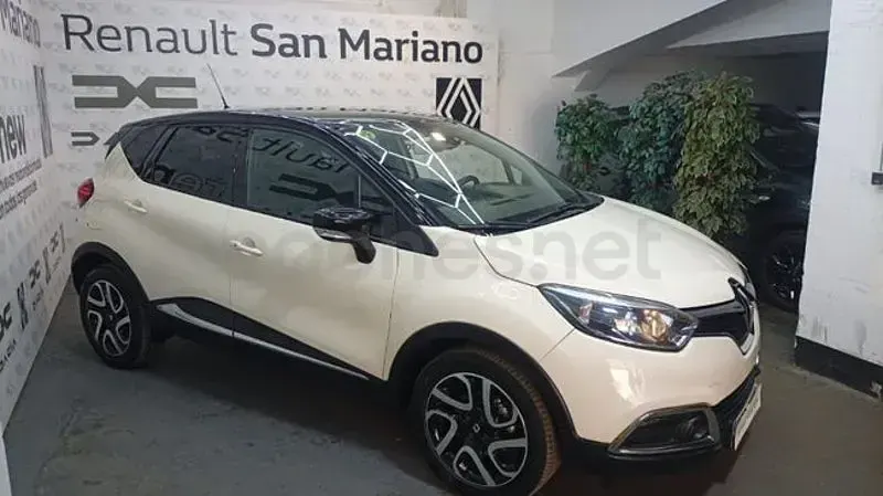 Usado Renault Captur Zen 90 CV (66 kW) 2015 Beige SUV
