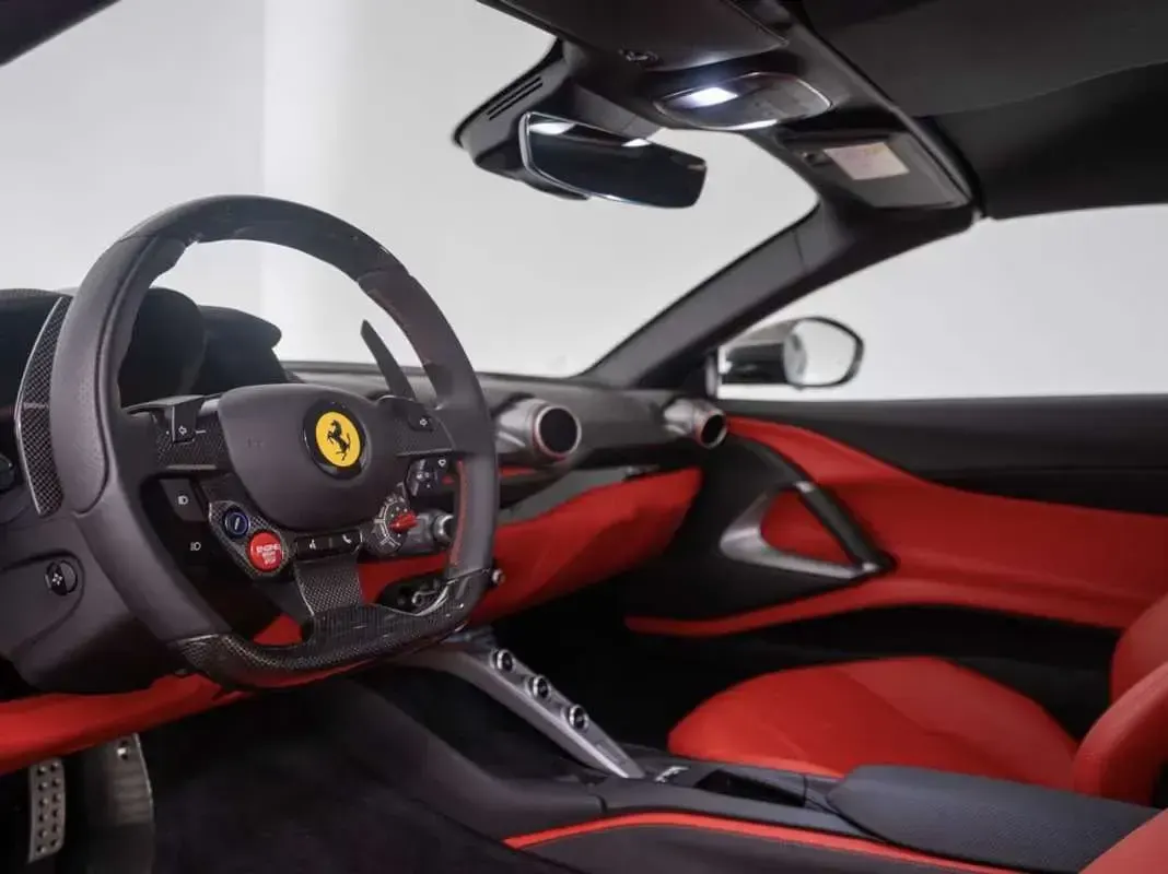 Usado Ferrari 812 799 CV (587 kW) 2022 Gris Descapotable
