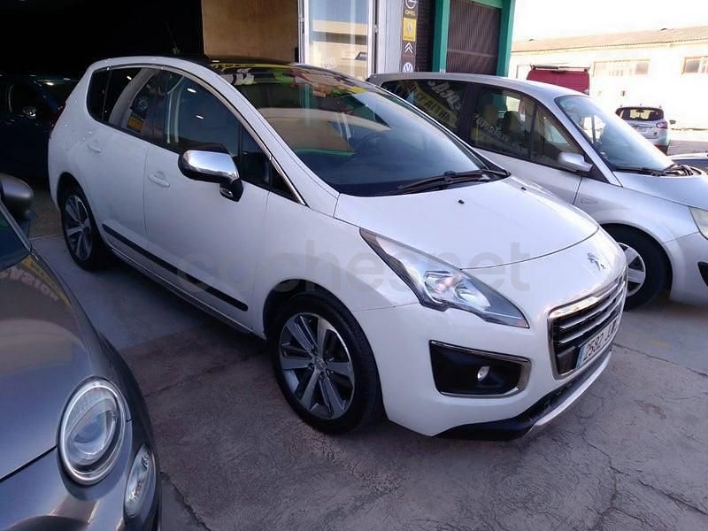 Usado Peugeot 3008 Allure 120 CV (88 kW) 2015 Blanco Familiar