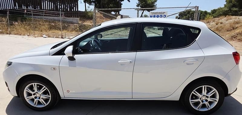 Usado Seat Ibiza Reference 90 CV (66 kW) 2012 Blanco