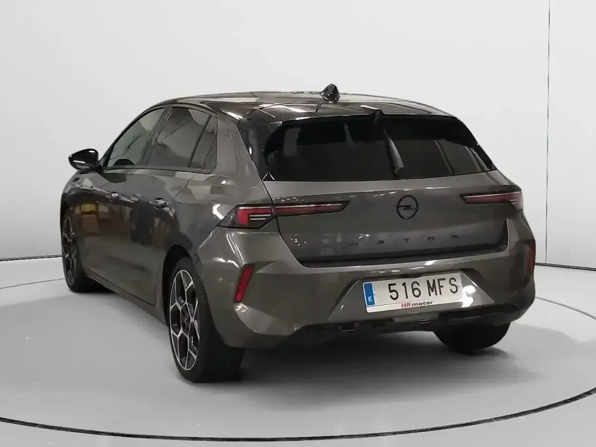Usado Opel Astra GS Line 130 CV (95 kW) 2023 Gris Berlina