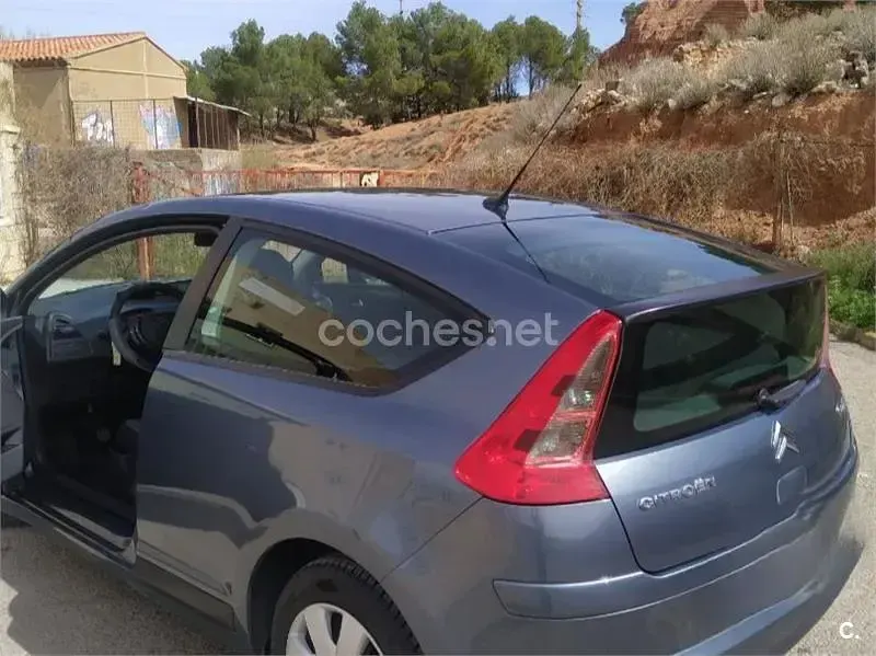 Usado Citroën C4 90 CV (66 kW) 2007 Gris / plata Berlina