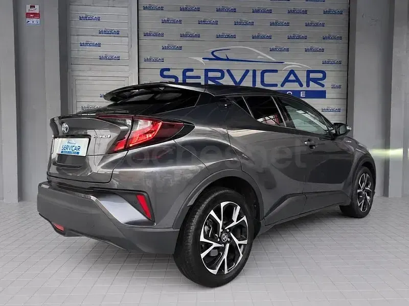 Usado Toyota C-HR Advance 122 CV (89 kW) 2022 Gris / plata SUV
