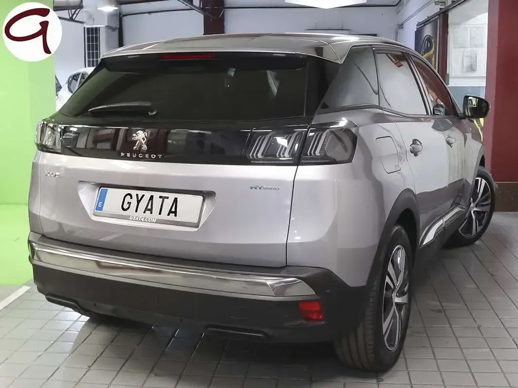 Usado Peugeot 3008 Allure 179 CV (131 kW) 2024 Gris SUV