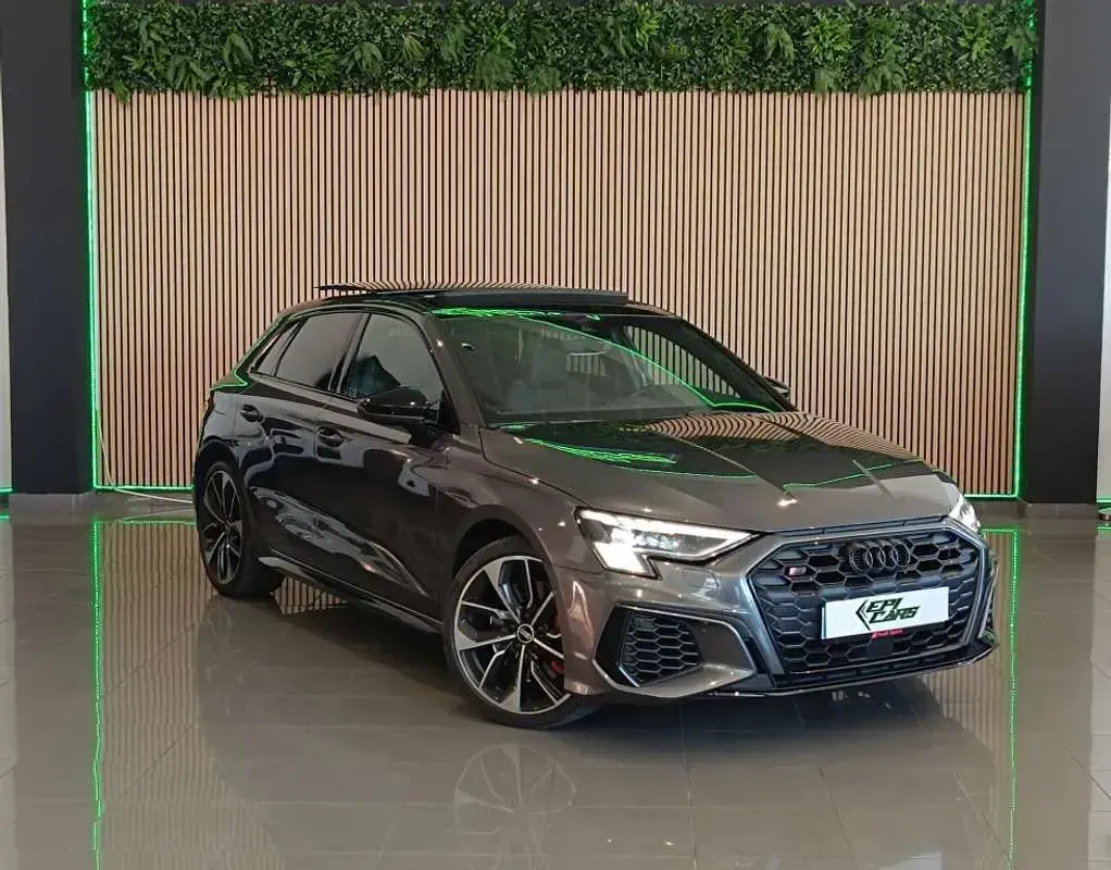Usado Audi S3 Sportback Ambiente 310 CV (228 kW) 2021 Gris Utilitario