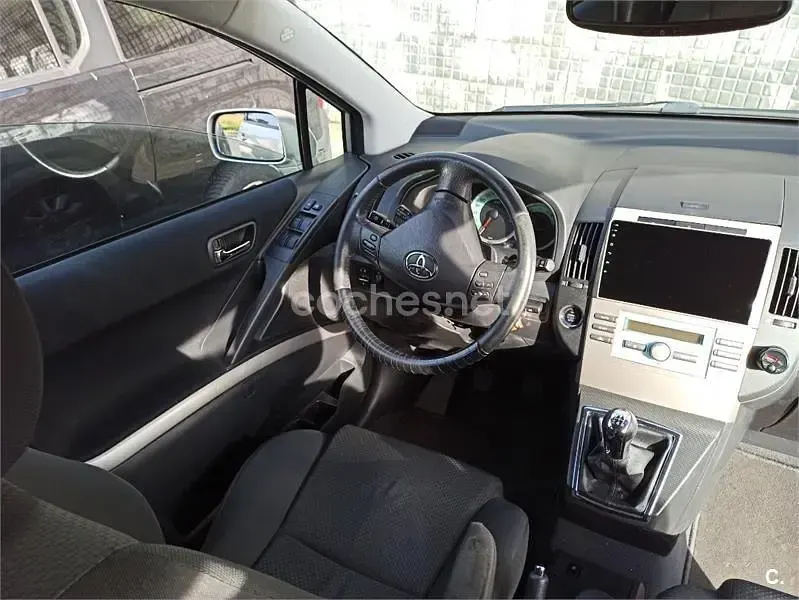 Usado Toyota Corolla Verso Sol 116 CV (85 kW) 2005 Gris / plata Monovolumen