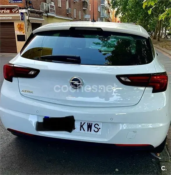 Usado Opel Astra 125 CV (91 kW) 2019 Blanco Berlina