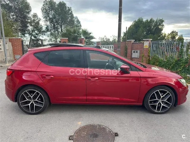 Usado Seat Leon FR 150 CV (110 kW) 2020 Granate Berlina