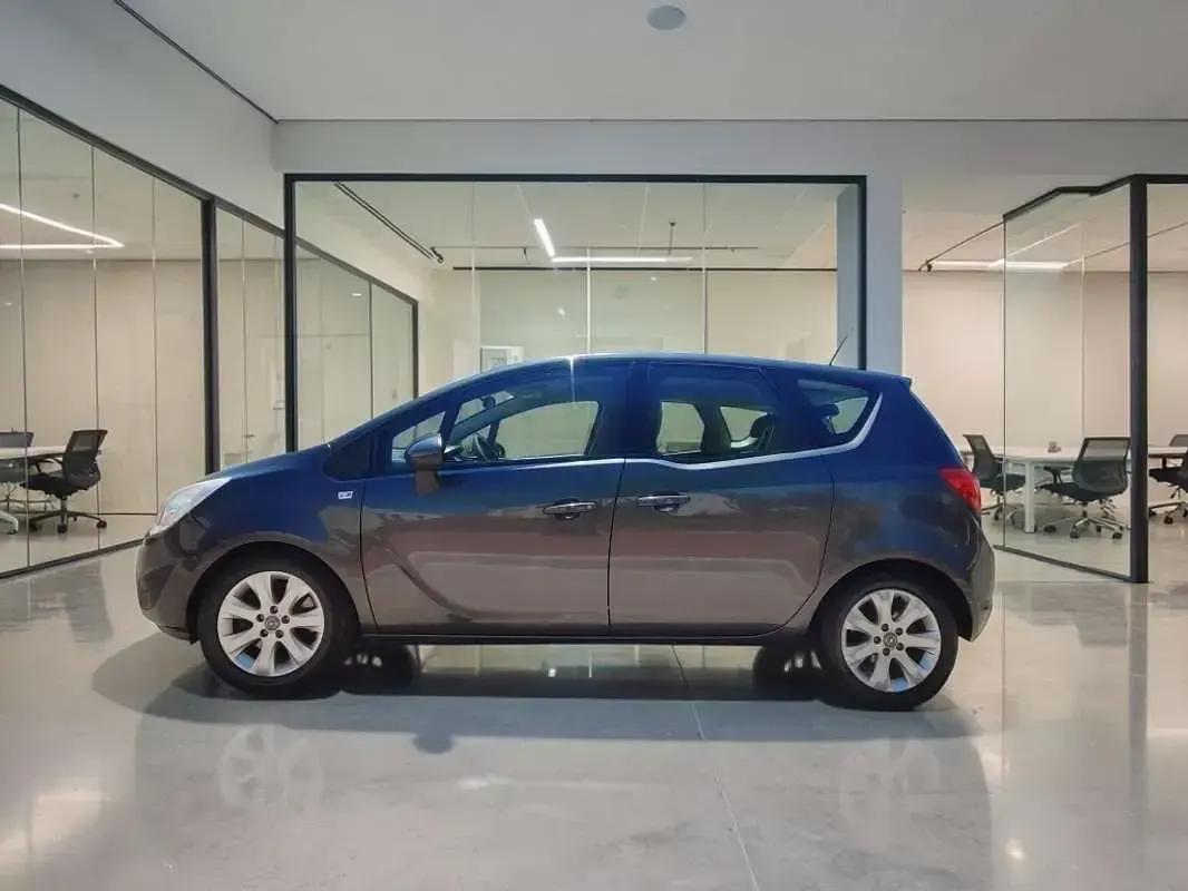Usado Opel Meriva Cosmo 110 CV (80 kW) 2012 Gris Monovolumen