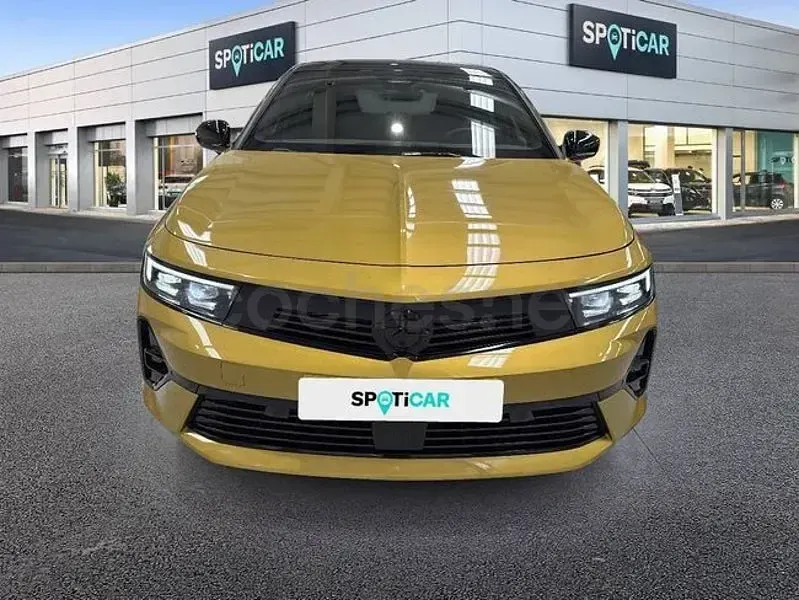 Usado Opel Astra 180 CV (132 kW) 2025 Amarillo Utilitario