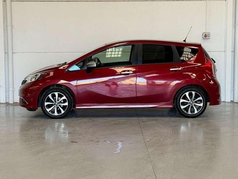 Usado Nissan Note Tekna 99 CV (72 kW) 2016 Rojo Monovolumen