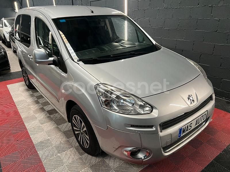 Usado Peugeot Partner Tepee Access 92 CV (67 kW) 2015 Gris / plata Monovolumen