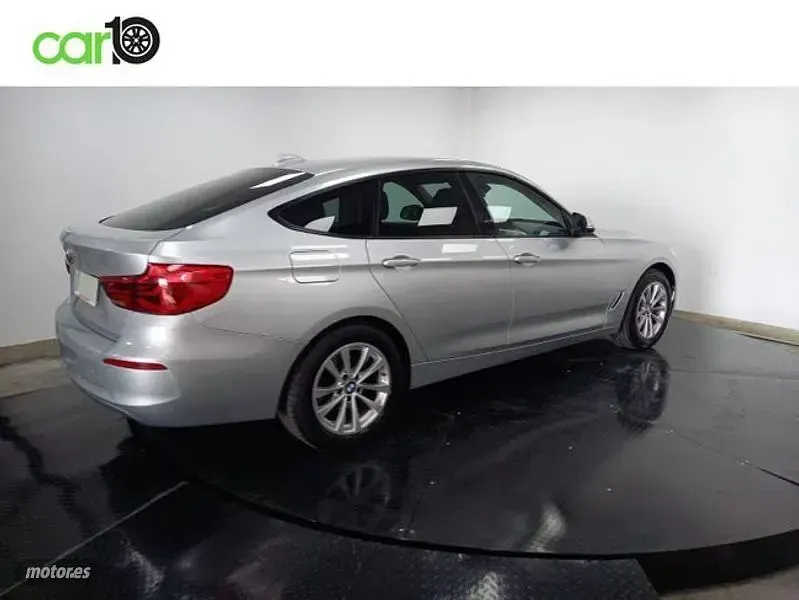 Usado BMW 318 136 CV (100 kW) 2017 Gris Berlina