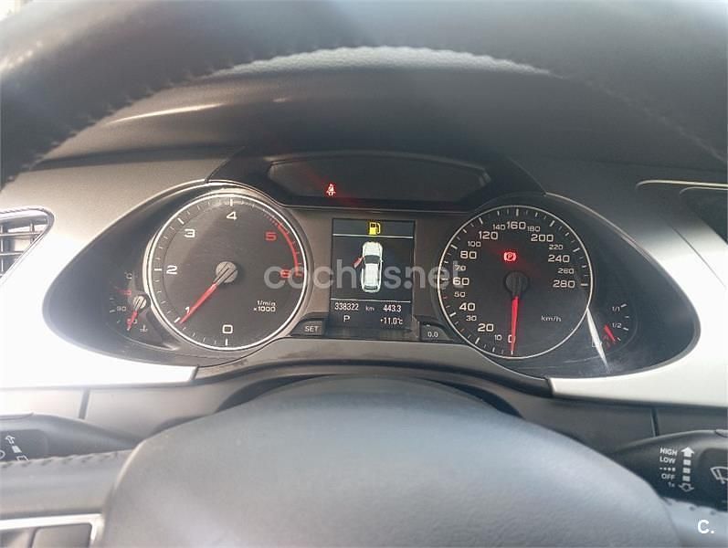 Usado Audi A4 143 CV (105 kW) 2012 Azul Familiar