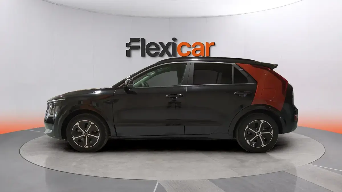 Usado Kia Niro 141 CV (103 kW) 2023 Negro SUV