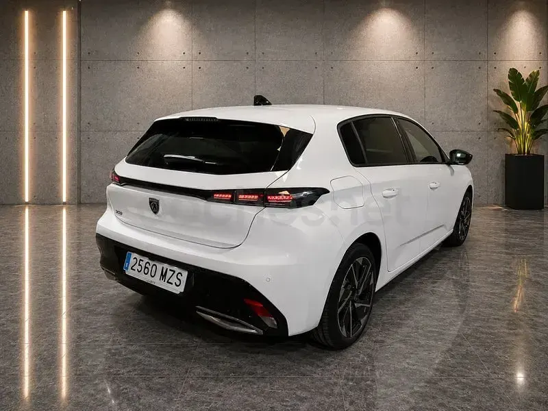 Usado Peugeot 308 Allure 145 CV (106 kW) 2025 Blanco Berlina