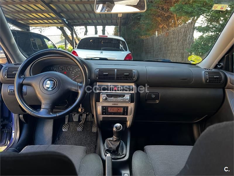 Usado Seat Leon Stella 105 CV (77 kW) 2004 Azul Utilitario