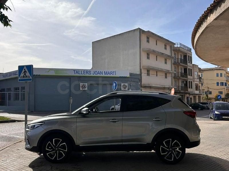 Usado MG ZS Luxury 106 CV (77 kW) 2023 Gris / plata SUV