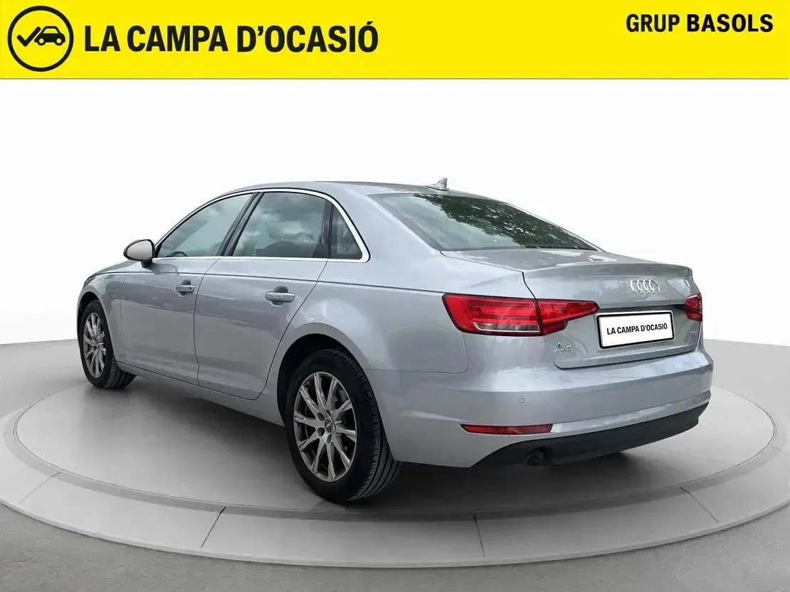 Usado Audi A4 150 CV (110 kW) 2018 Plata Berlina