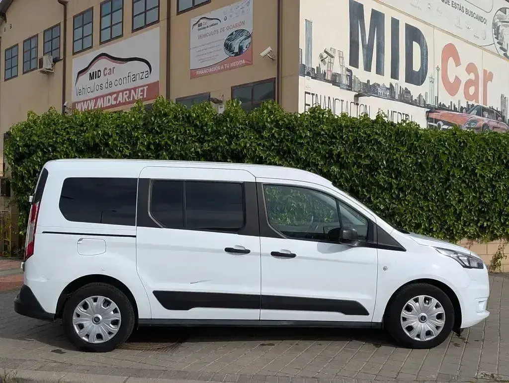 Usado Ford Transit Trend 100 CV (73 kW) 2019 Blanco Familiar