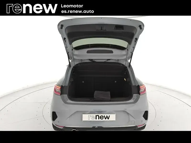 Usado Renault Clio V Techno 100 CV (73 kW) 2025 Gris Berlina