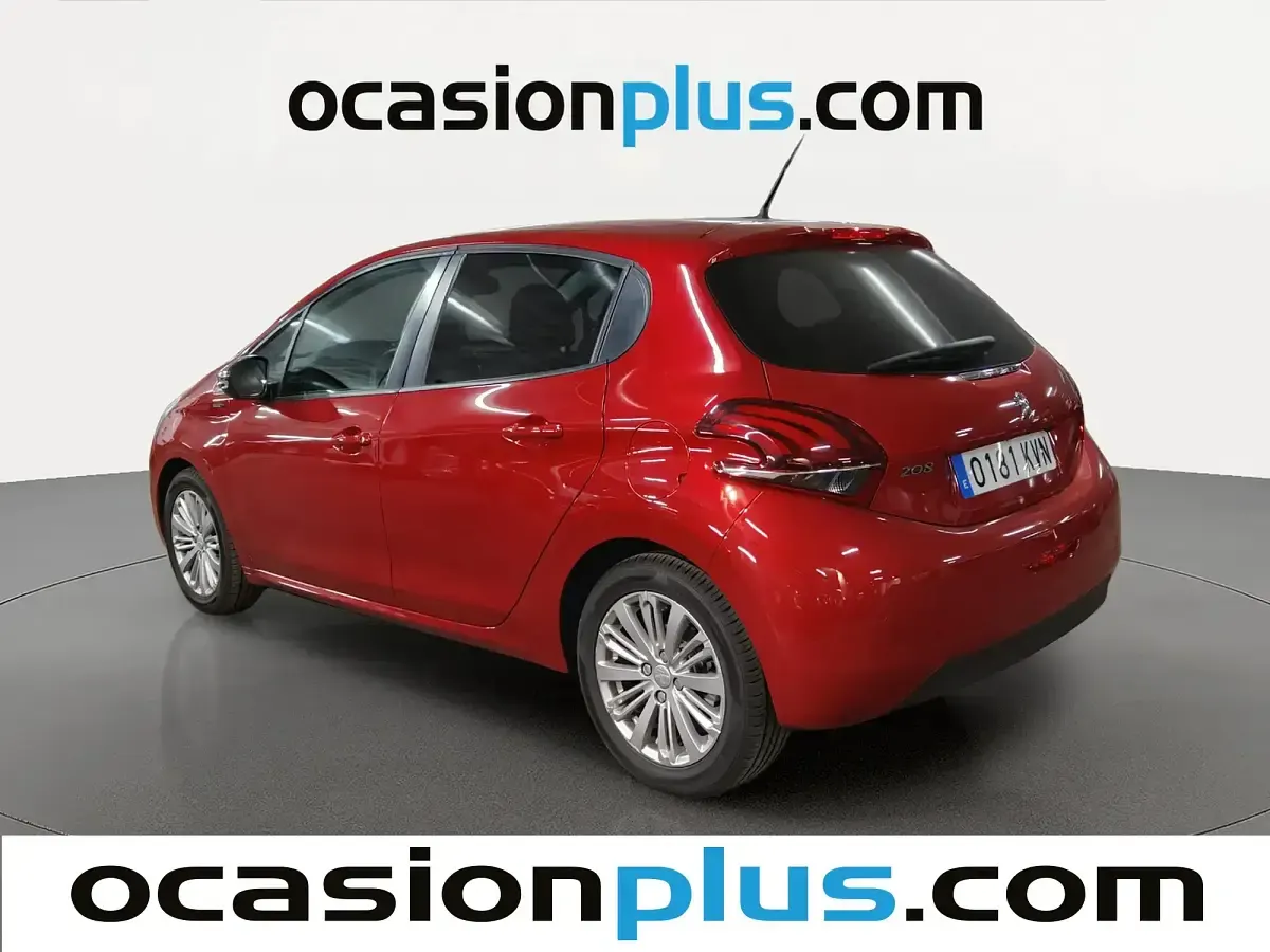 Usado Peugeot 208 Signature Sky 110 CV (80 kW) 2019 Rojo Utilitario