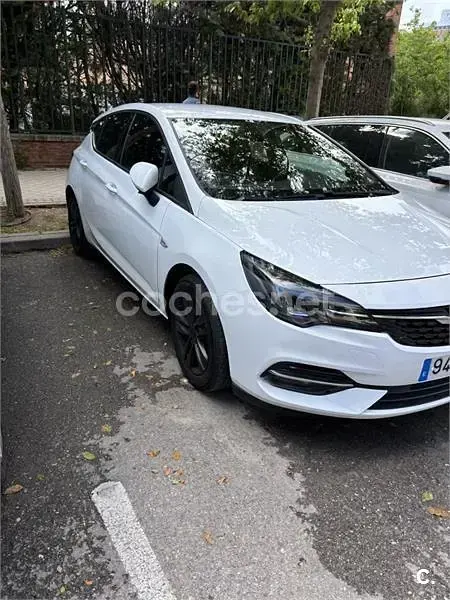 Usado Opel Astra 110 CV (80 kW) 2021 Blanco Berlina