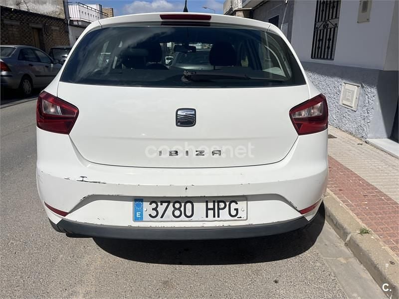 Usado Seat Ibiza Reference 90 CV (66 kW) 2013 Blanco Berlina