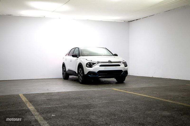 Usado Citroën e-C4 Shine 100 kW (136 CV) 2023 Blanco