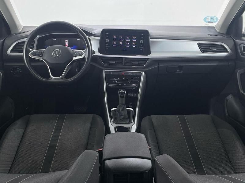 Usado VW T-Roc Life 150 CV (110 kW) 2024 Gris SUV