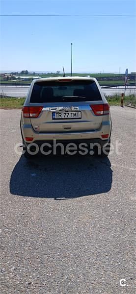 Usado Jeep Grand Cherokee Overland 241 CV (177 kW) 2011 Beige SUV