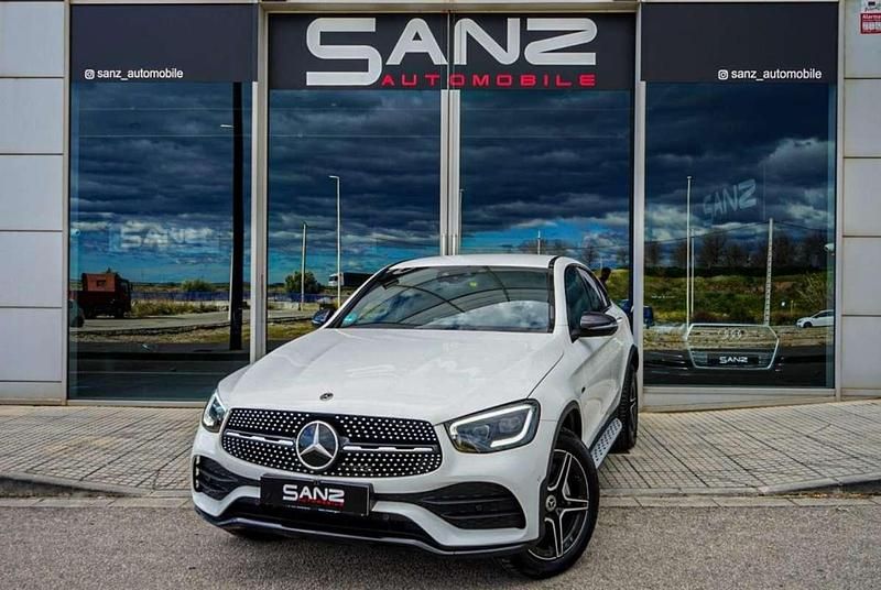 Usado Mercedes GLC300e 320 CV (235 kW) 2023 Blanco Coupe