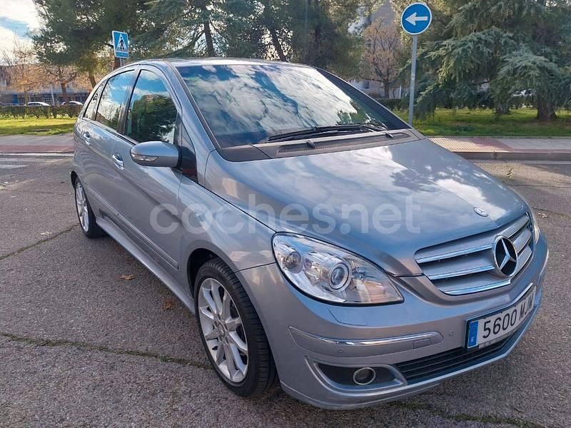 Usado Mercedes B200 140 CV (102 kW) 2008 Azul Monovolumen