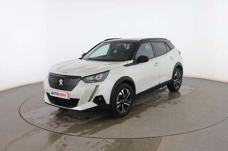 Usado Peugeot 2008 Allure 131 CV (96 kW) 2022 Blanco SUV