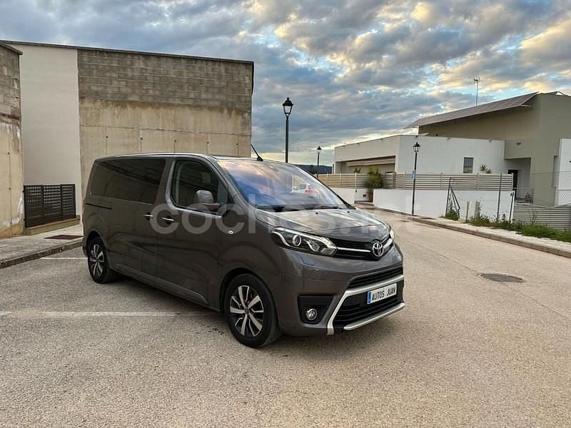 Gris / plata Usado 2020 Toyota Proace Verso Plus Familiar | 19.990 € (Buen precio) - Imagen 1/4