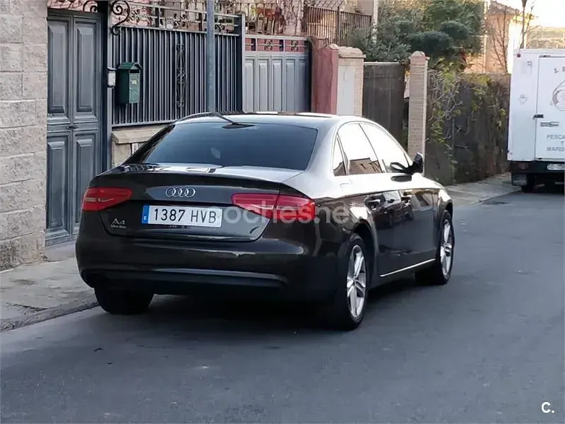 Usado Audi A4 Advanced 143 CV (105 kW) 2013 Negro Berlina