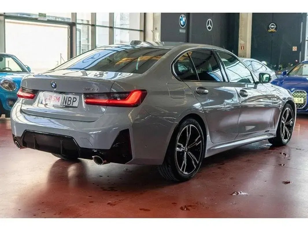 Usado BMW 318 Comfort Edition 150 CV (110 kW) 2025 Gris Berlina