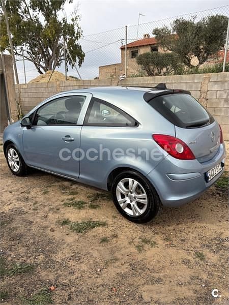 Usado Opel Corsa Sport 75 CV (55 kW) 2010 Azul Utilitario