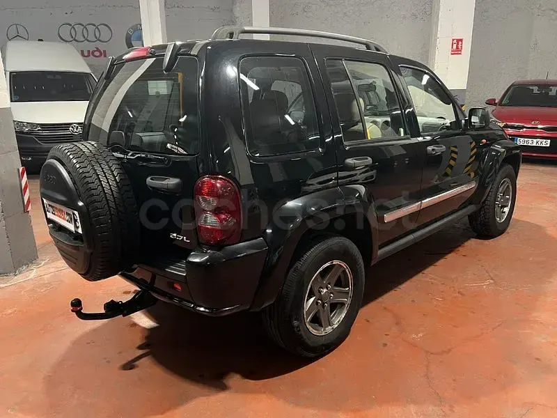 Usado Jeep Cherokee Limited 212 CV (155 kW) 2006 Negro SUV