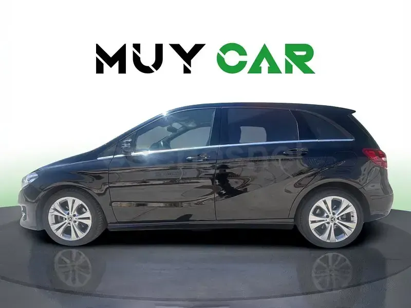 Usado Mercedes B200 156 CV (114 kW) 2017 Negro Utilitario