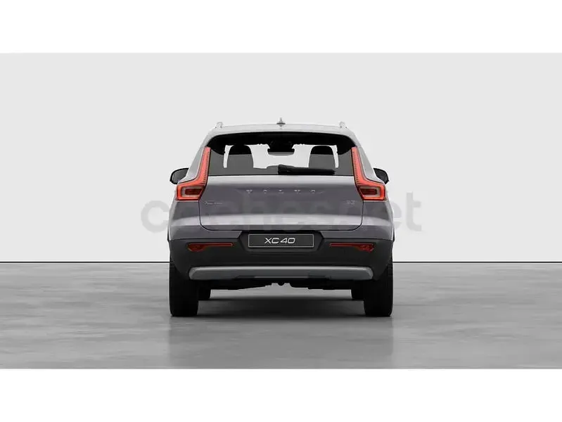 Nuevo Volvo XC40 Core 163 CV (119 kW) 2025 Gris / plata SUV