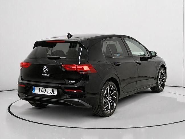 Usado VW Golf VIII Life 150 CV (110 kW) 2020 Negro Berlina