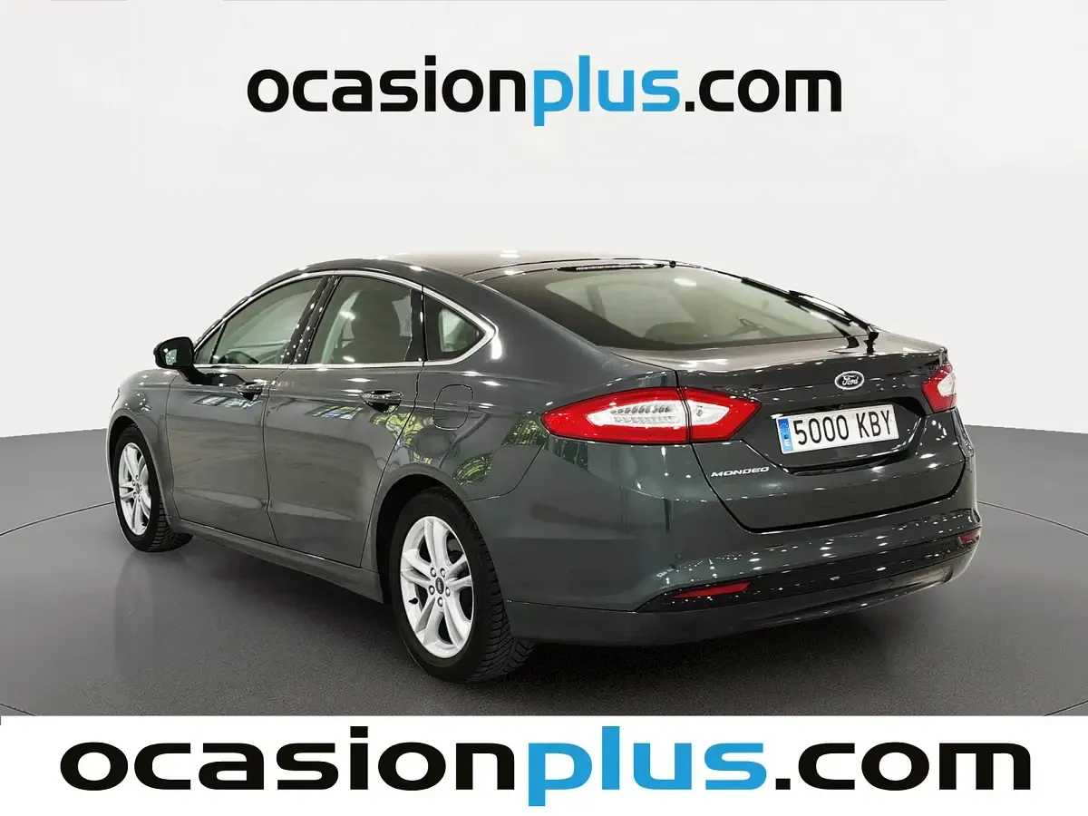 Usado Ford Mondeo Titanium 160 CV (117 kW) 2017 Gris Berlina