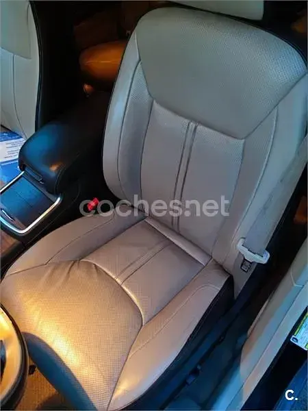 Usado Lancia Thema 239 CV (175 kW) 2012 Negro Berlina