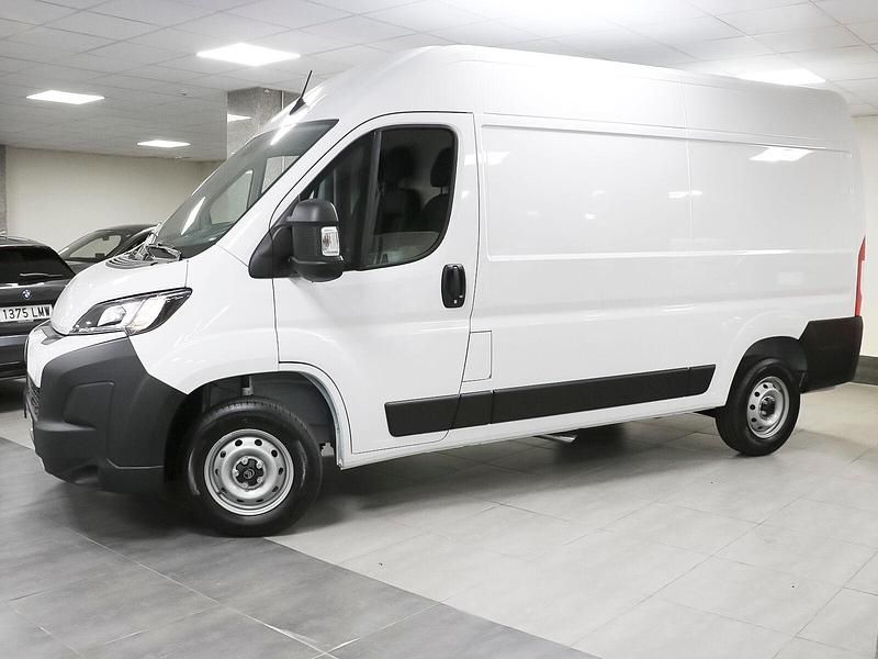 Usado Citroën Jumper 140 CV (102 kW) 2025 Blanco Monovolumen